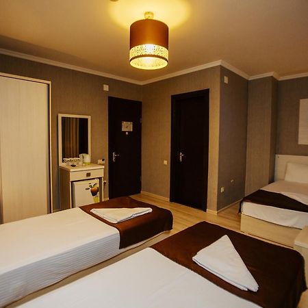 Batus Hotel Batumi Exterior photo